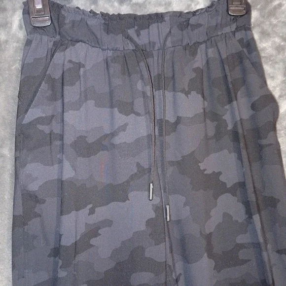 Lululemon Jogger Pants Womens 4 Black Heritage Camo High Rise Full Length W5DCTS - Picture 2 of 8